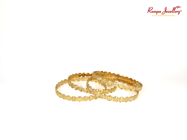 Four pieces Bangles